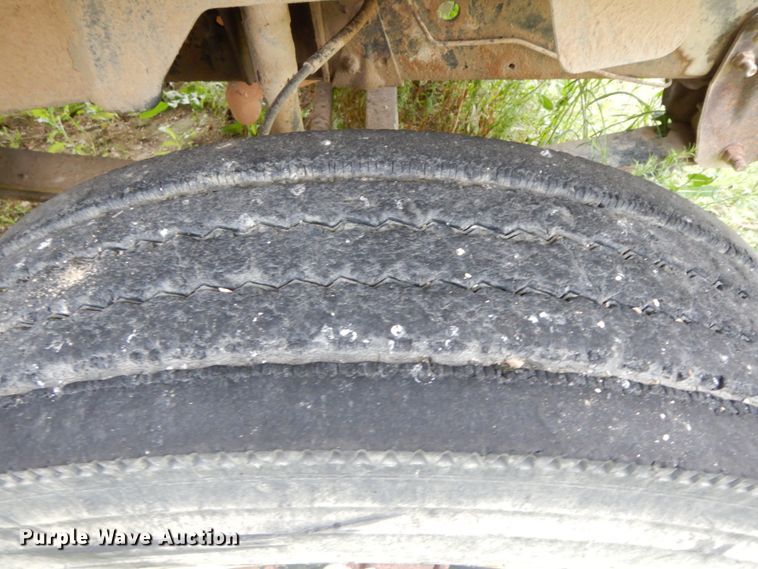 image for item HM9729 1994 GMC TopKick  truck cab and chassis