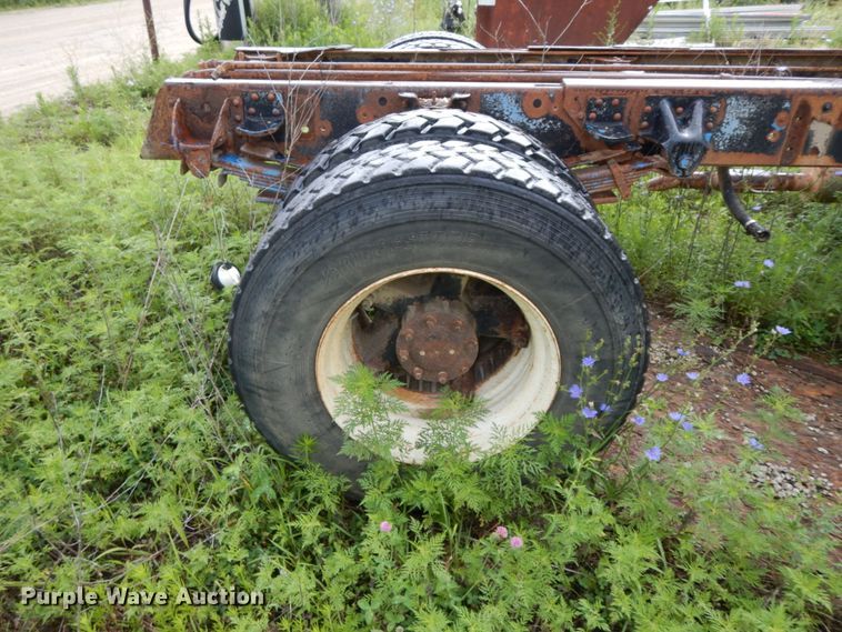 image for item HM9729 1994 GMC TopKick  truck cab and chassis