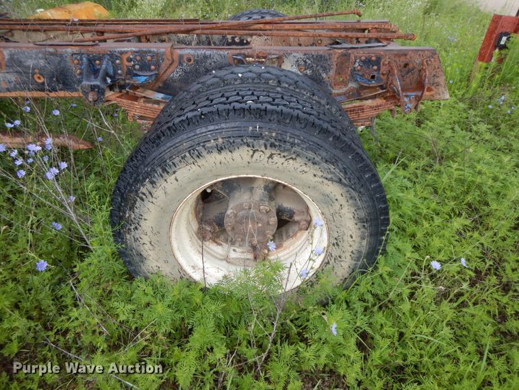 image for item HM9729 1994 GMC TopKick  truck cab and chassis