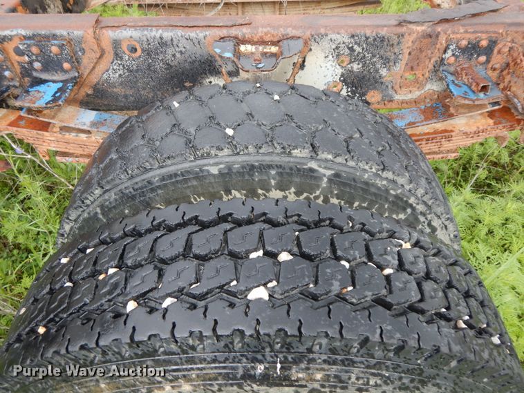 image for item HM9729 1994 GMC TopKick  truck cab and chassis