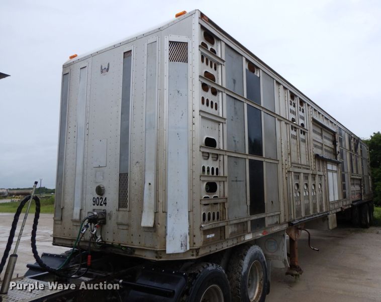 image for item HM9732 2005 Barrett livestock trailer