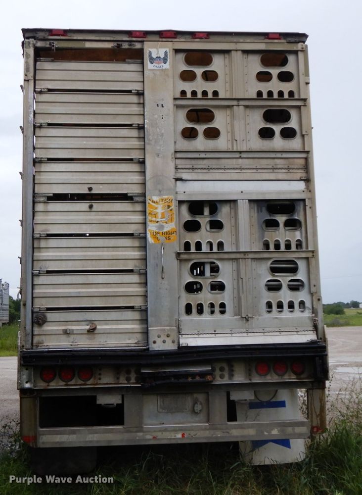 image for item HM9732 2005 Barrett livestock trailer