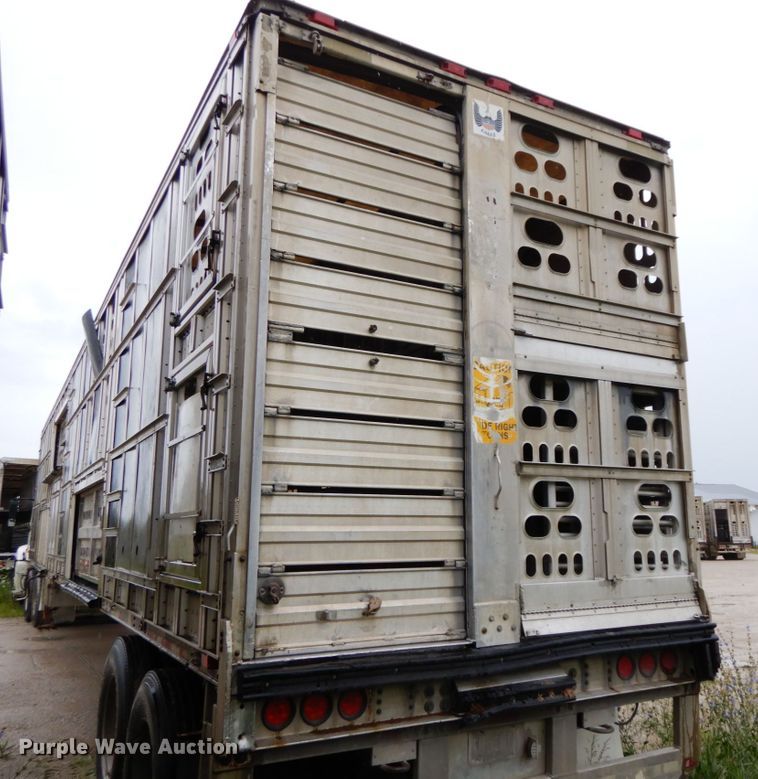image for item HM9732 2005 Barrett livestock trailer