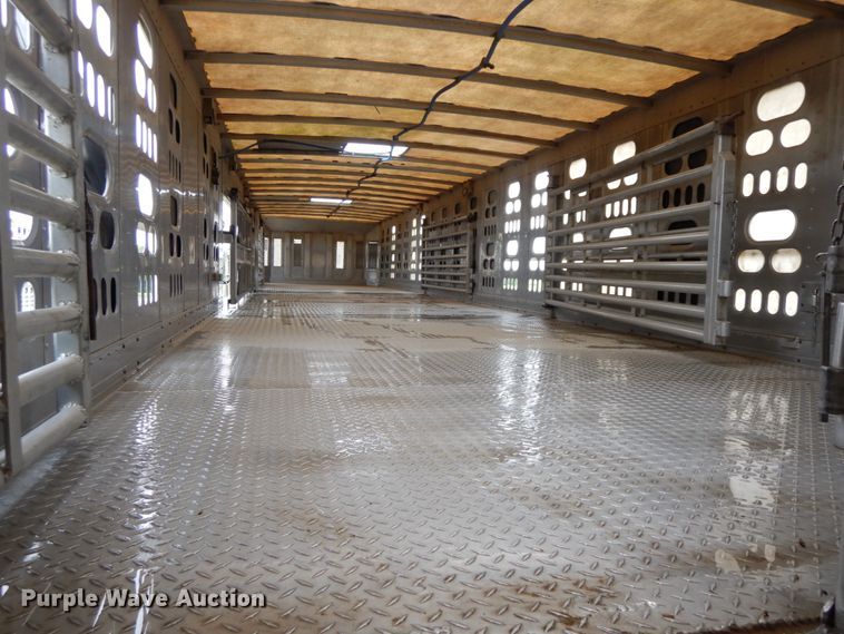 image for item HM9732 2005 Barrett livestock trailer