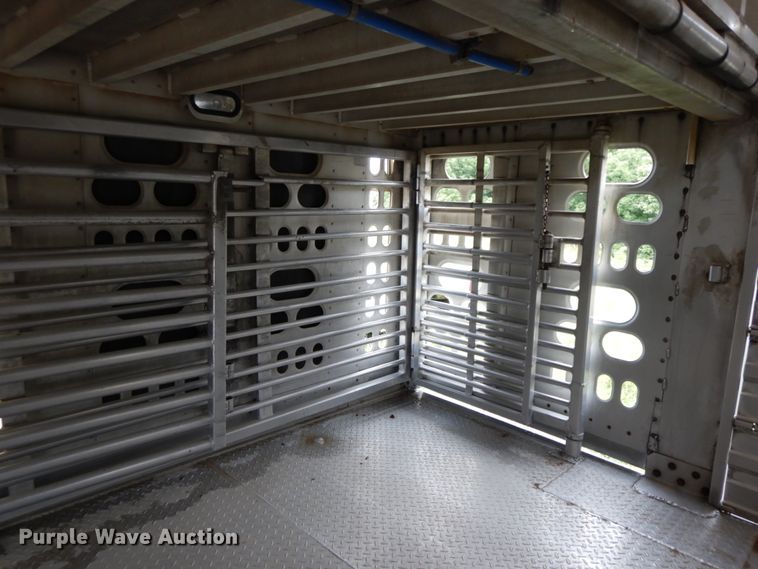 image for item HM9732 2005 Barrett livestock trailer