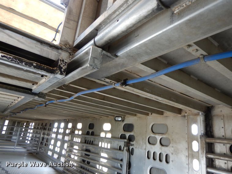 image for item HM9732 2005 Barrett livestock trailer