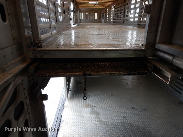 image for item HM9732 2005 Barrett livestock trailer