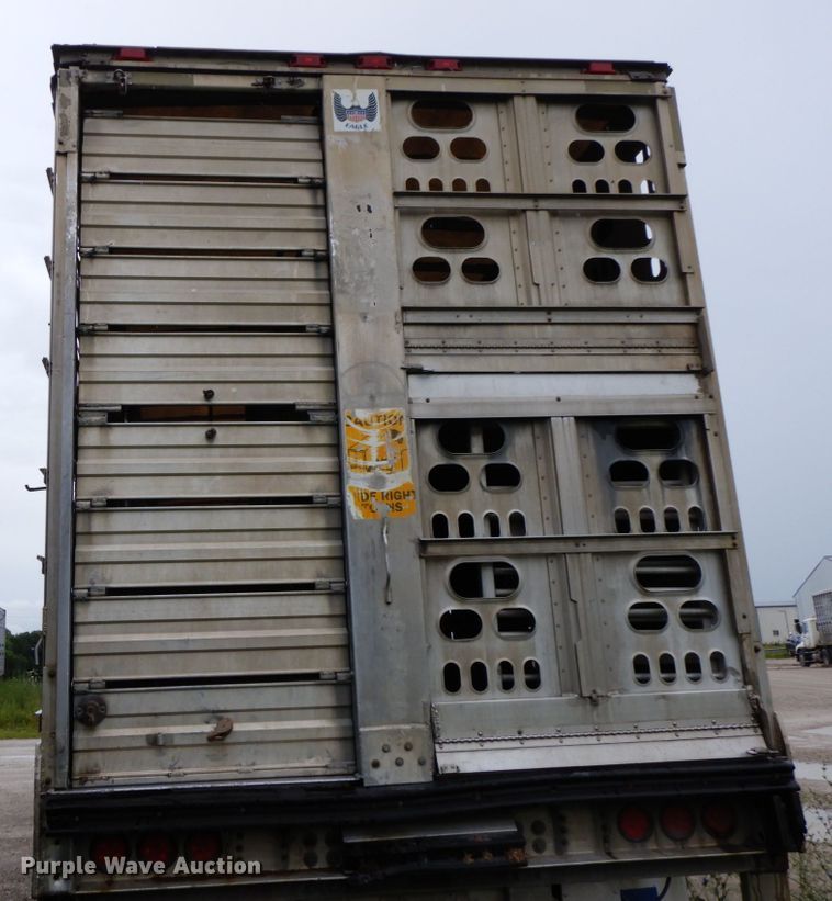 image for item HM9732 2005 Barrett livestock trailer