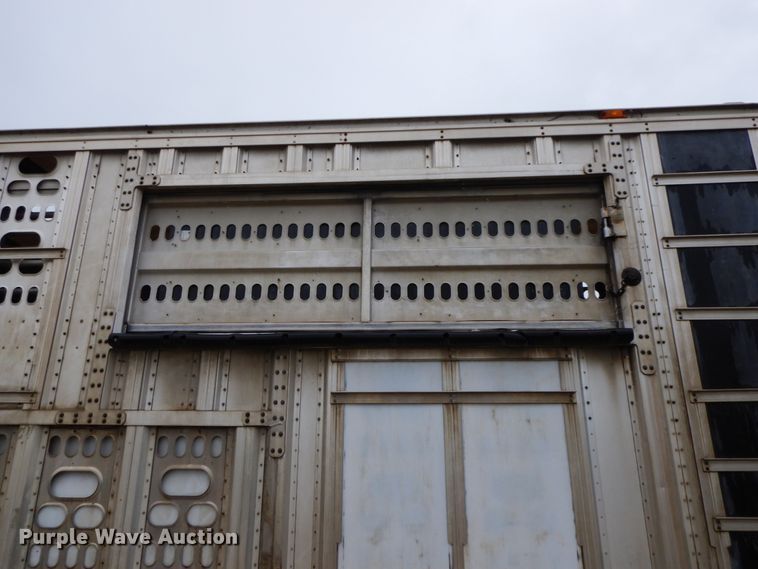 image for item HM9732 2005 Barrett livestock trailer