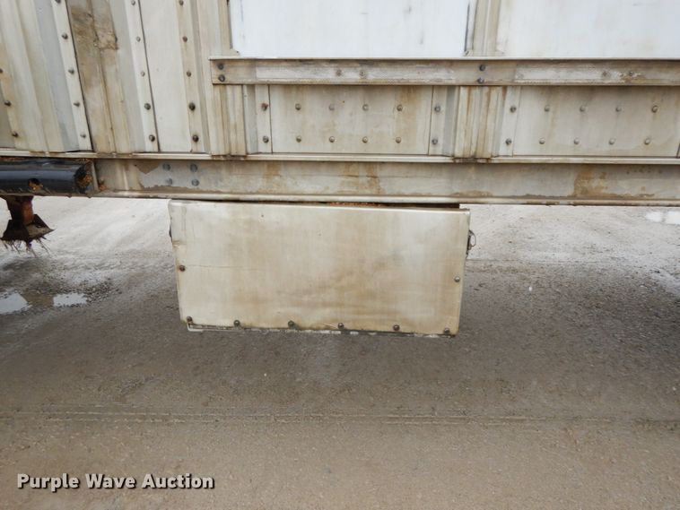 image for item HM9732 2005 Barrett livestock trailer