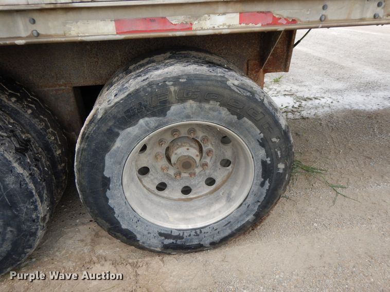 image for item HM9732 2005 Barrett livestock trailer