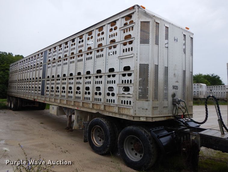 image for item HM9733 2005 Barrett livestock trailer