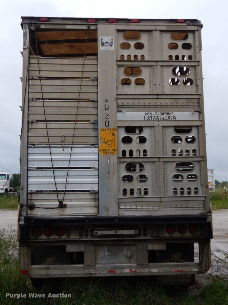 image for item HM9733 2005 Barrett livestock trailer