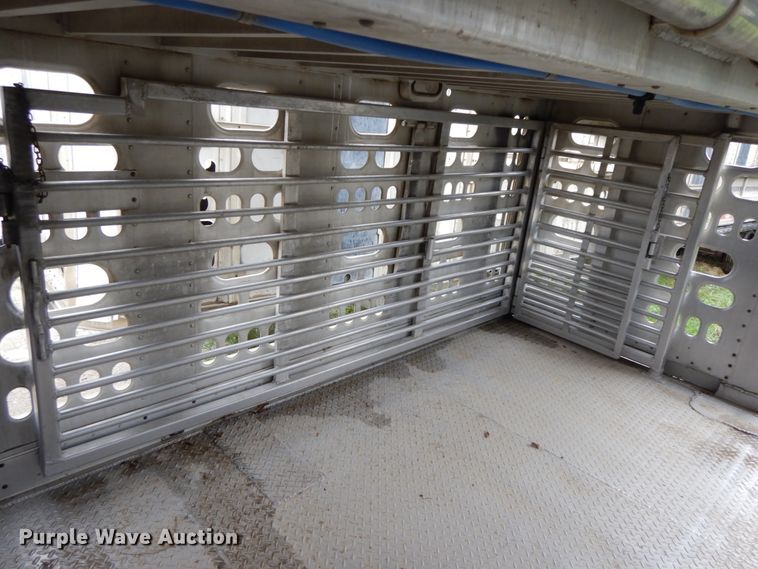 image for item HM9733 2005 Barrett livestock trailer