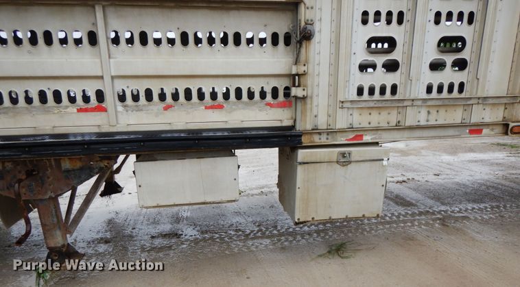 image for item HM9733 2005 Barrett livestock trailer