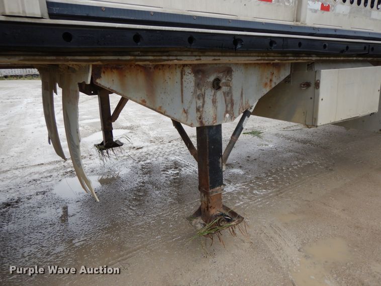 image for item HM9734 2005 Barrett livestock trailer