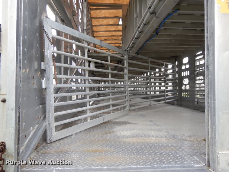 image for item HM9734 2005 Barrett livestock trailer