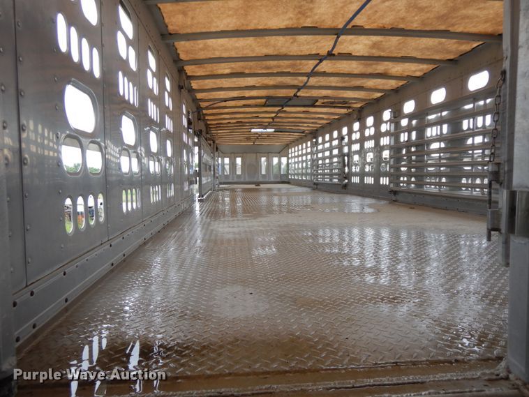 image for item HM9734 2005 Barrett livestock trailer