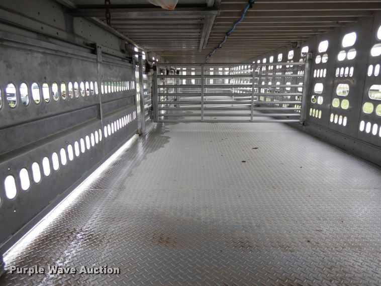 image for item HM9734 2005 Barrett livestock trailer