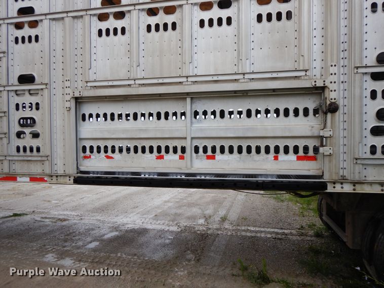 image for item HM9734 2005 Barrett livestock trailer