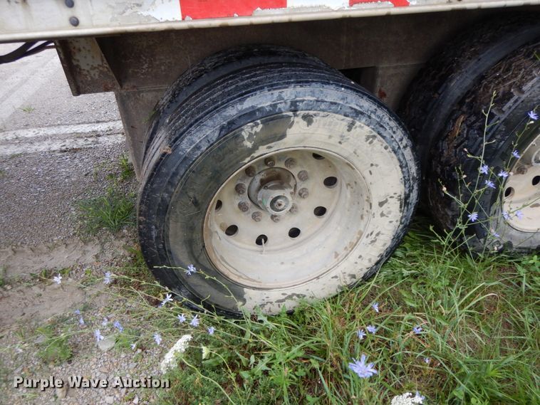 image for item HM9734 2005 Barrett livestock trailer