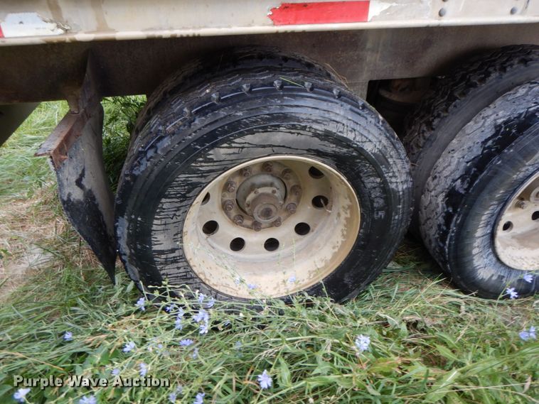 image for item HM9734 2005 Barrett livestock trailer