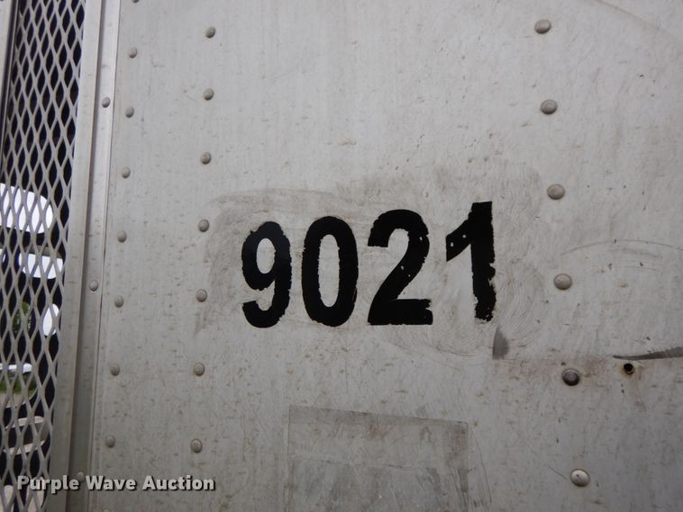 image for item HM9734 2005 Barrett livestock trailer