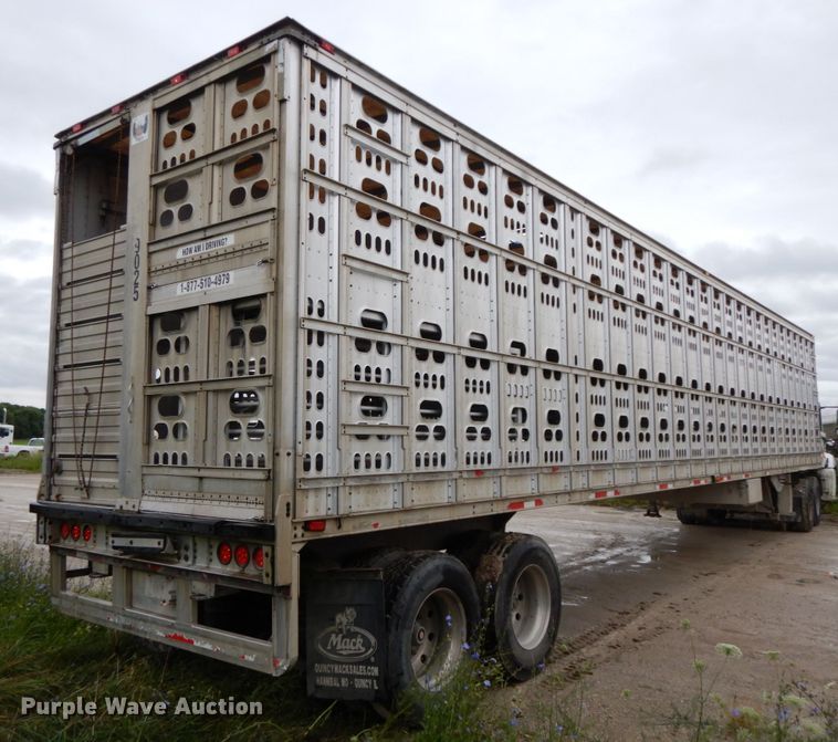image for item HM9735 2005 Barrett livestock trailer
