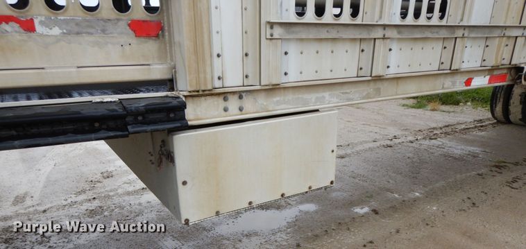 image for item HM9735 2005 Barrett livestock trailer