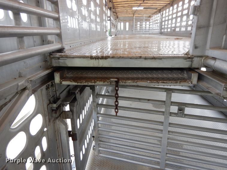 image for item HM9735 2005 Barrett livestock trailer