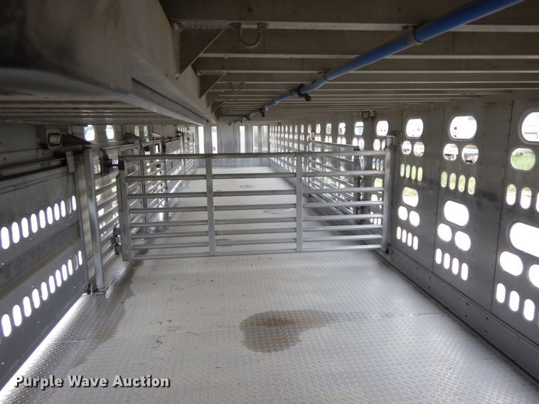 image for item HM9735 2005 Barrett livestock trailer