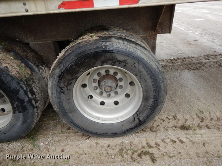 image for item HM9735 2005 Barrett livestock trailer