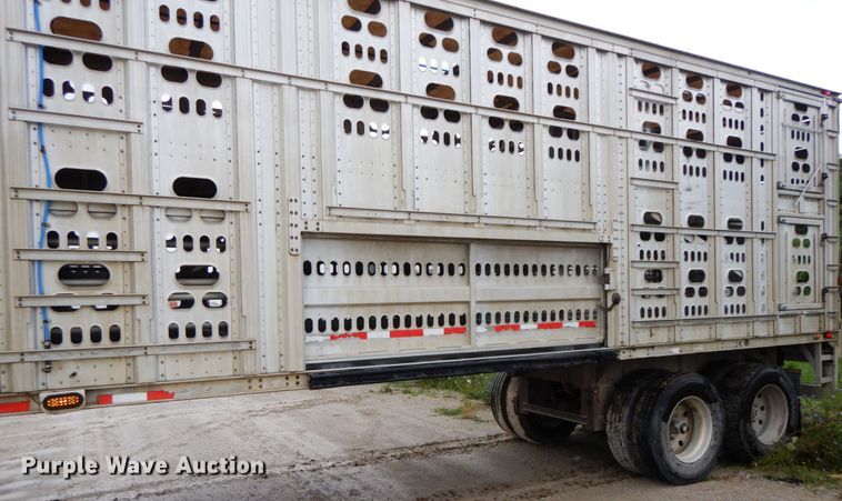 image for item HM9735 2005 Barrett livestock trailer