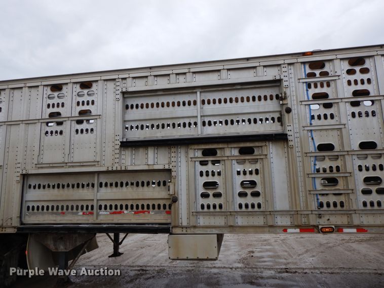 image for item HM9735 2005 Barrett livestock trailer