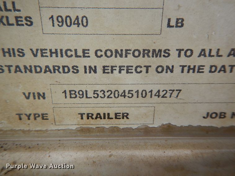 image for item HM9735 2005 Barrett livestock trailer