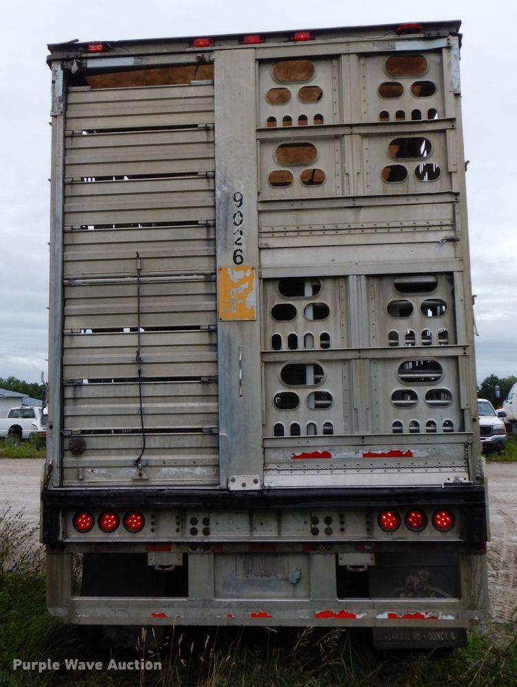 image for item HM9736 2005 Barrett livestock trailer