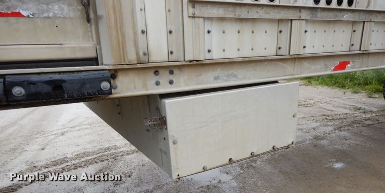image for item HM9736 2005 Barrett livestock trailer