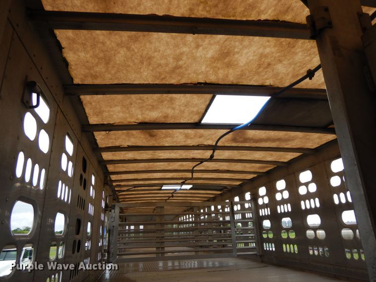 image for item HM9736 2005 Barrett livestock trailer