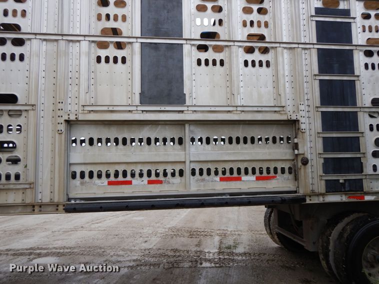 image for item HM9736 2005 Barrett livestock trailer