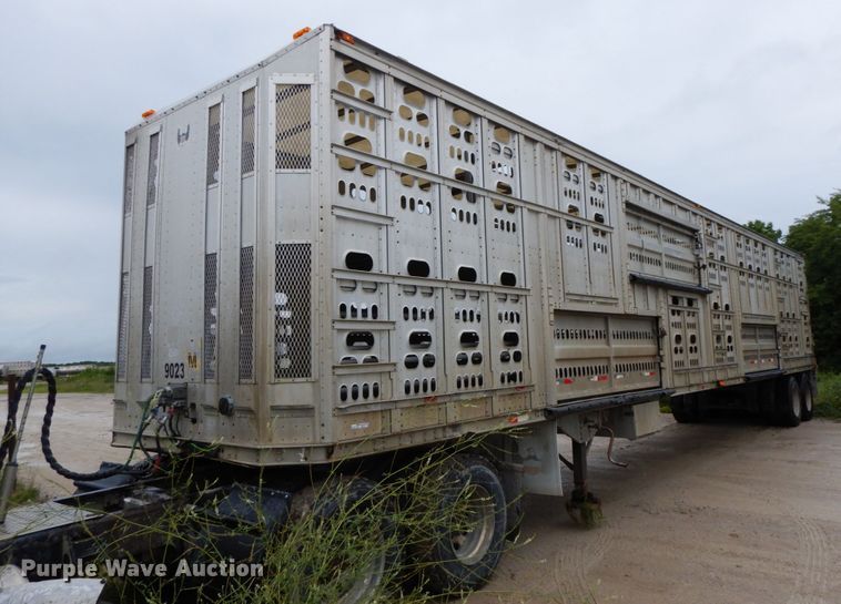 image for item HM9737 2005 Barrett livestock trailer