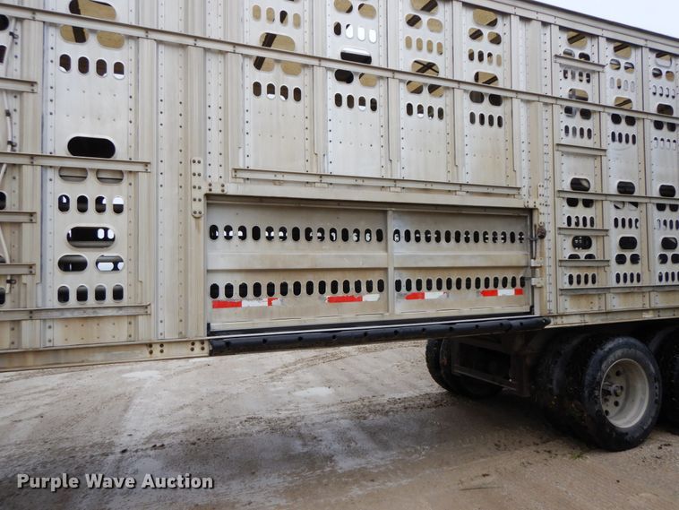 image for item HM9737 2005 Barrett livestock trailer