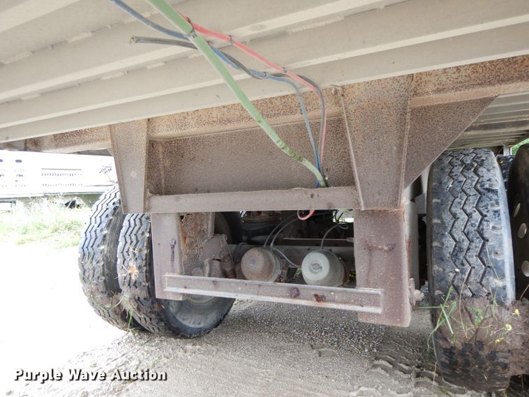 image for item HM9737 2005 Barrett livestock trailer