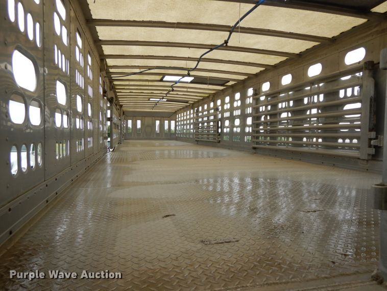 image for item HM9737 2005 Barrett livestock trailer