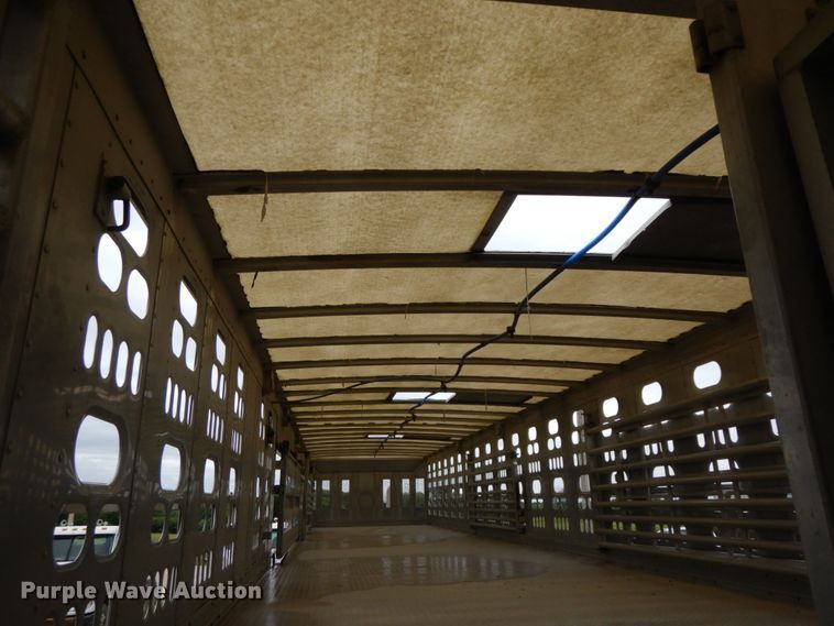 image for item HM9737 2005 Barrett livestock trailer