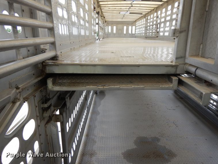 image for item HM9737 2005 Barrett livestock trailer