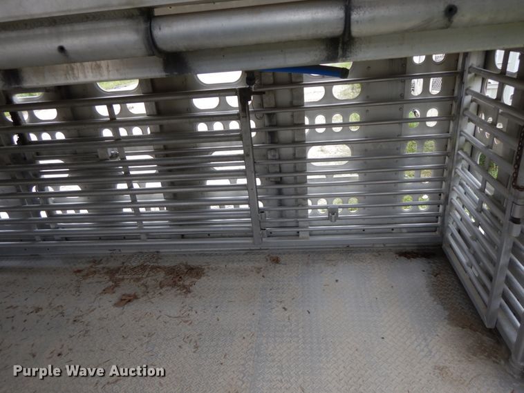 image for item HM9737 2005 Barrett livestock trailer