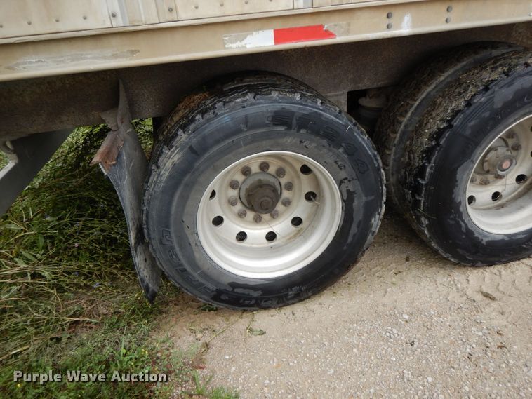 image for item HM9737 2005 Barrett livestock trailer