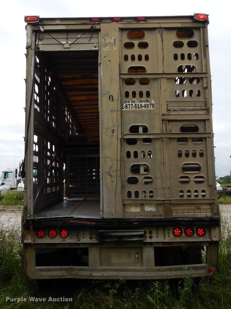 image for item HM9738 2003 Barrett livestock trailer