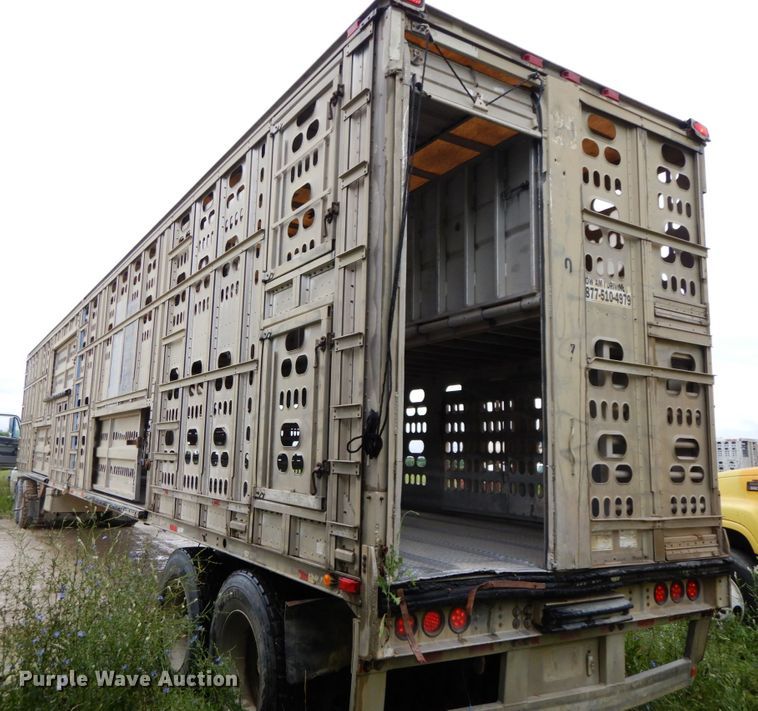 image for item HM9738 2003 Barrett livestock trailer