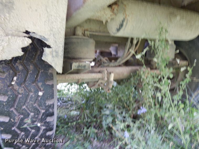 image for item HM9738 2003 Barrett livestock trailer